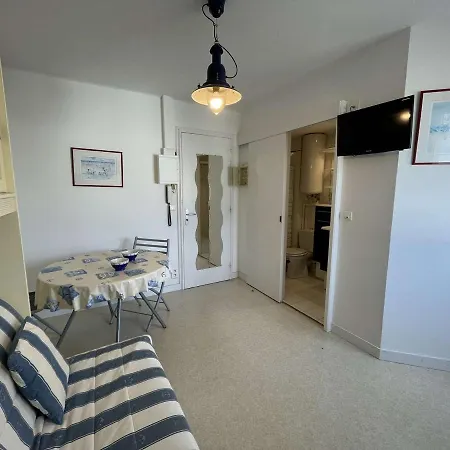 Agreable A 20m De La - 2 Personnes - Fr-1-224c-83 Apartament