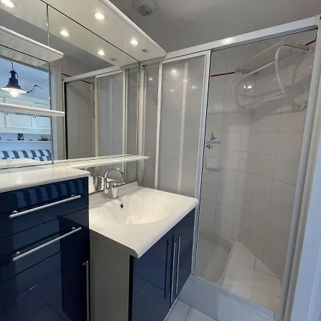 Agreable A 20m De La - 2 Personnes - Fr-1-224c-83