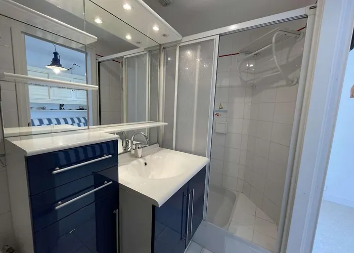 Agreable A 20m De La - 2 Personnes - Fr-1-224c-83